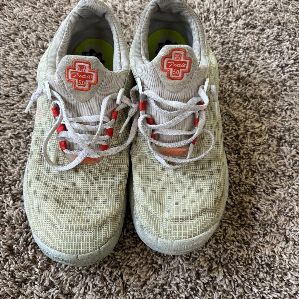 Men’s Nike athletic shoes